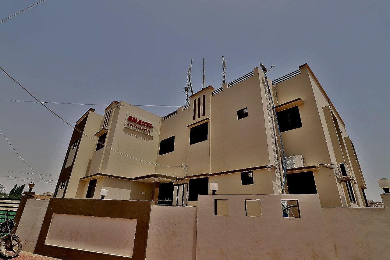 Spot On 38154 Shakti Hostel & Hotel Bhuj Exterior photo